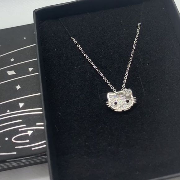 Hello Kitty Necklace - Picture 2 of 2